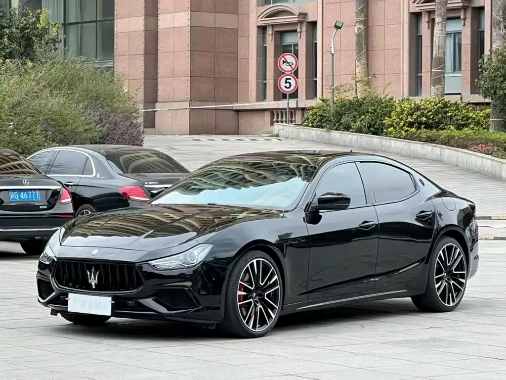 Maserati Ghibli 2021
