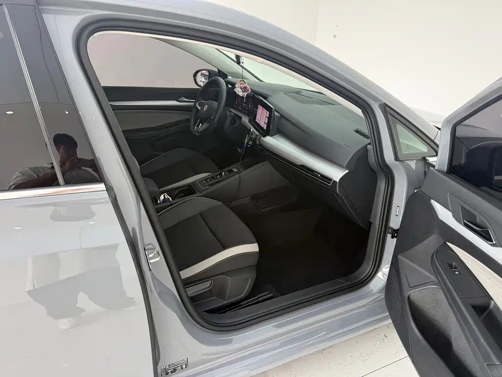 Volkswagen Golf — миниатюра 10