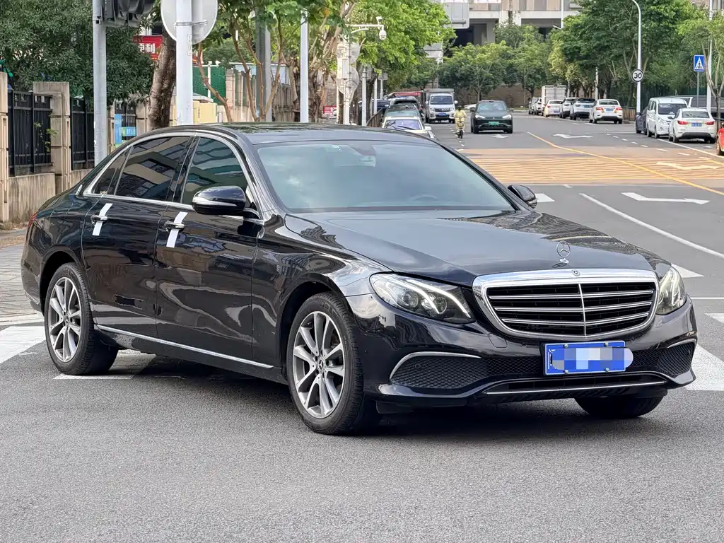 Mercedes-Benz E-Class — миниатюра 3