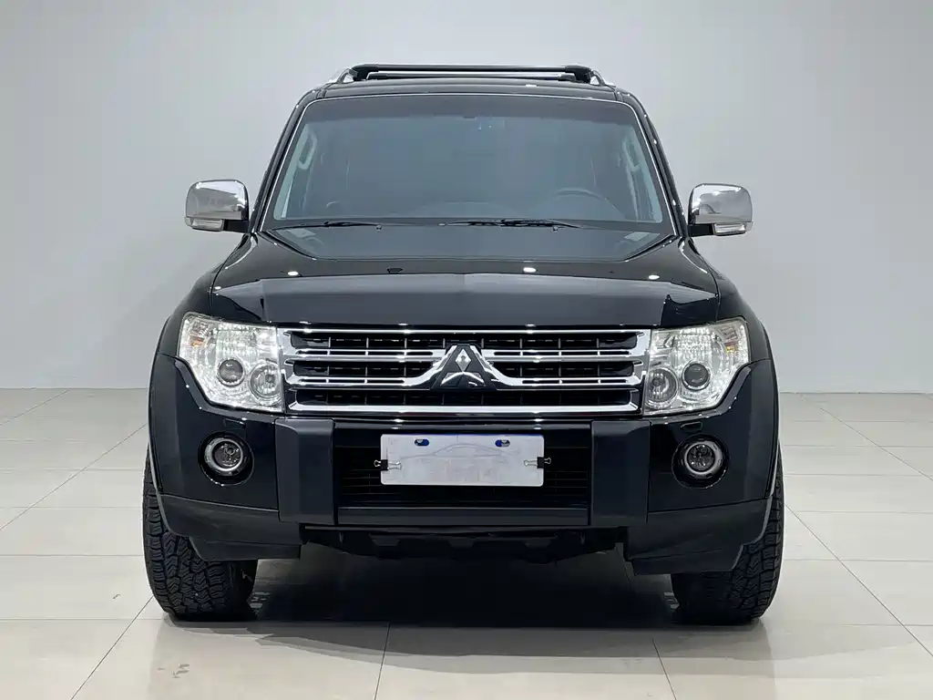 Mitsubishi Pajero (Import) — миниатюра 10