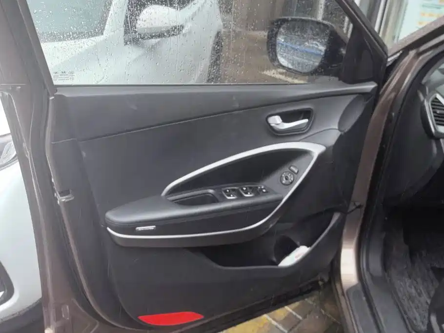 Hyundai Santa Fe — миниатюра 7