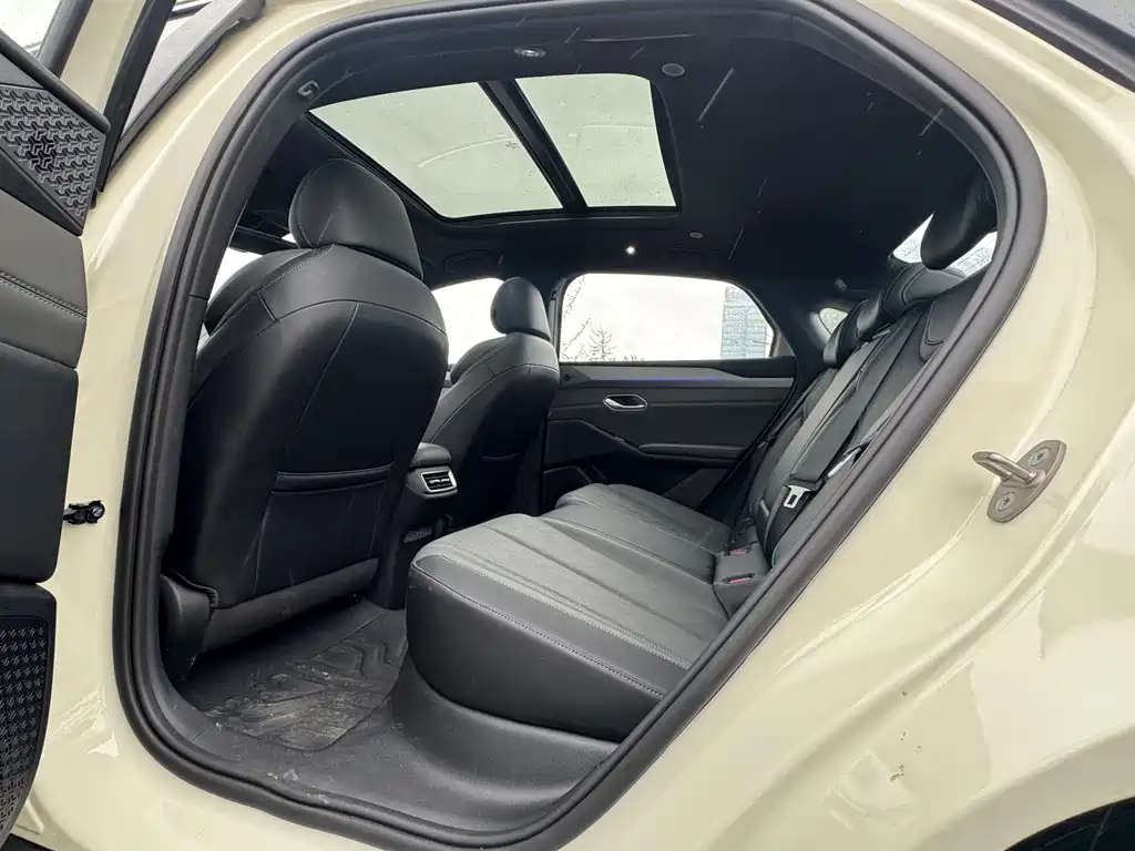 BYD Qin L — миниатюра 10