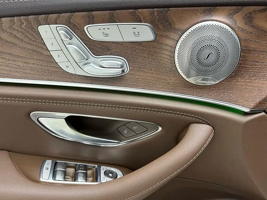 Mercedes-Benz E-Class — миниатюра 20