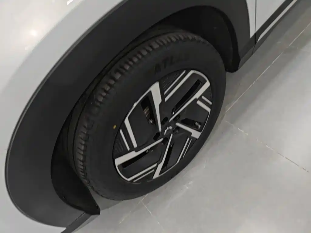 Wuling Xingguang S — миниатюра 23