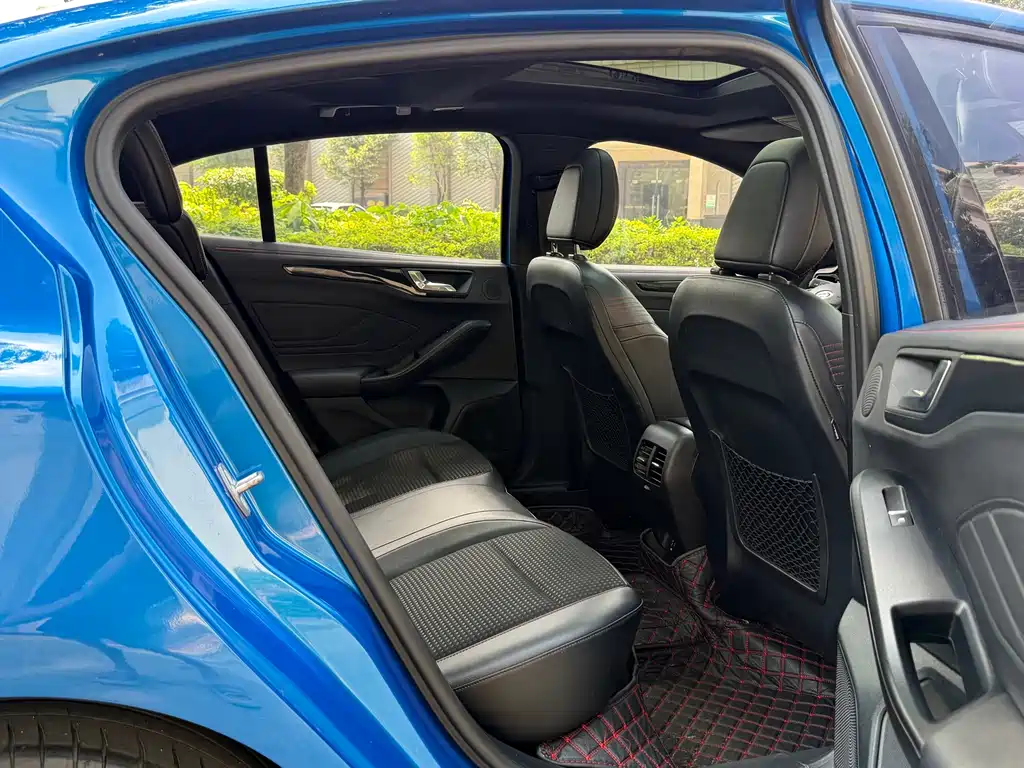 Ford Focus — миниатюра 11