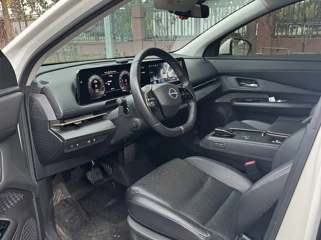 Nissan Ariya — миниатюра 10