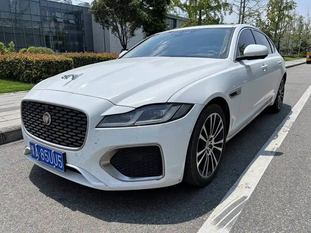 Jaguar XFL