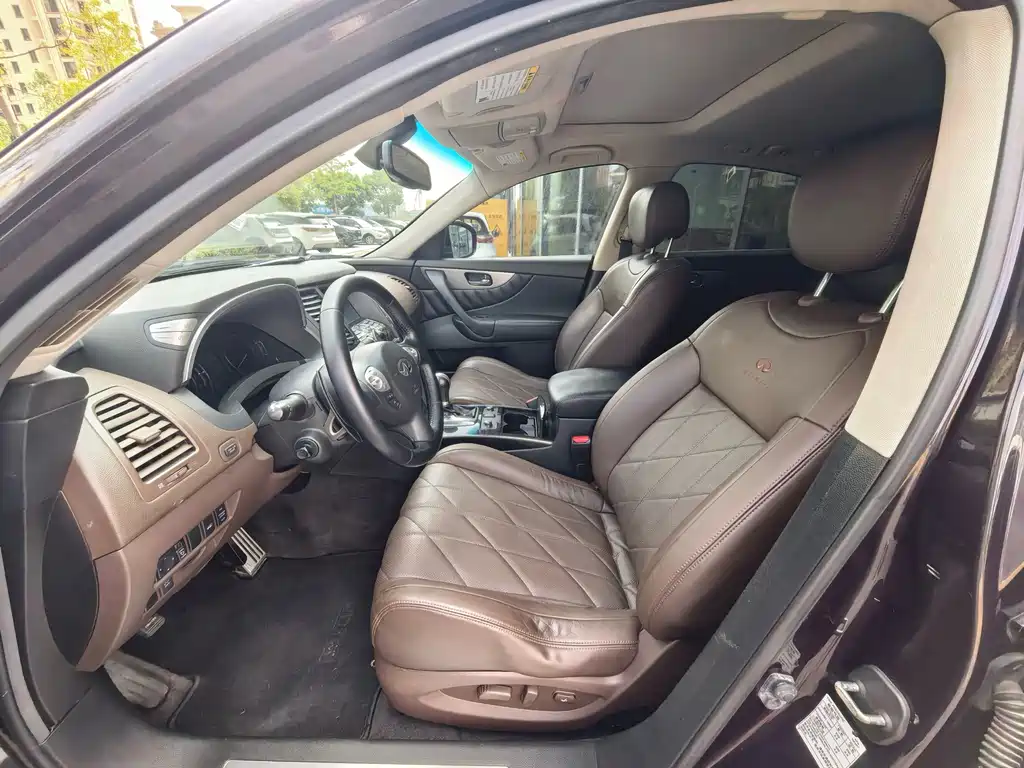 Infiniti QX70 — миниатюра 5