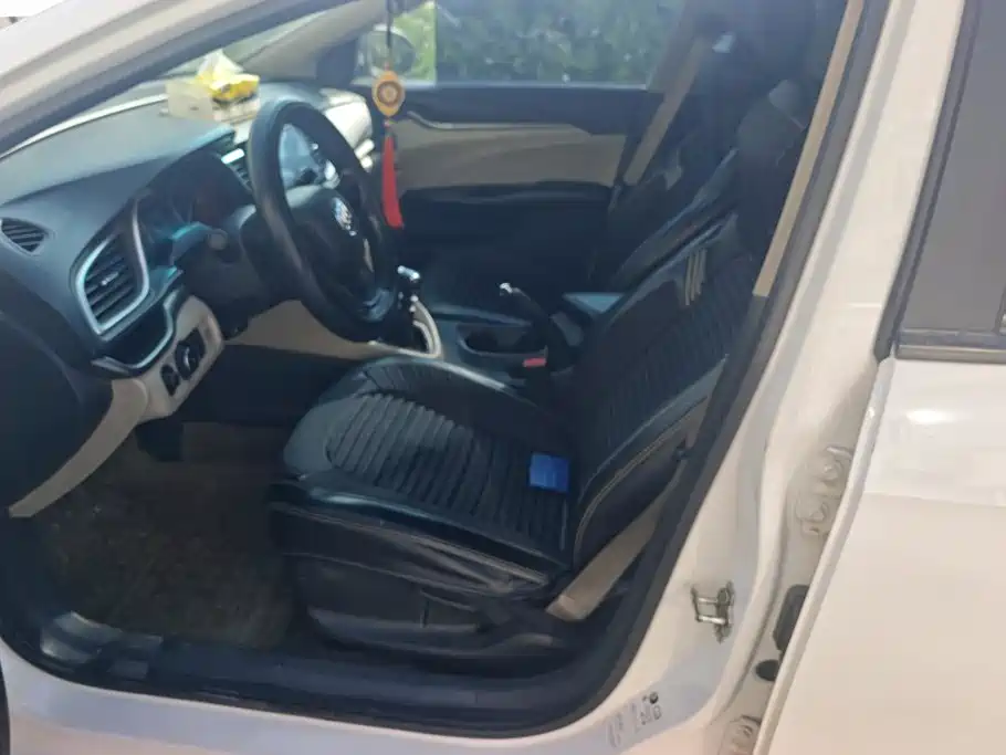 Buick Excelle — миниатюра 9