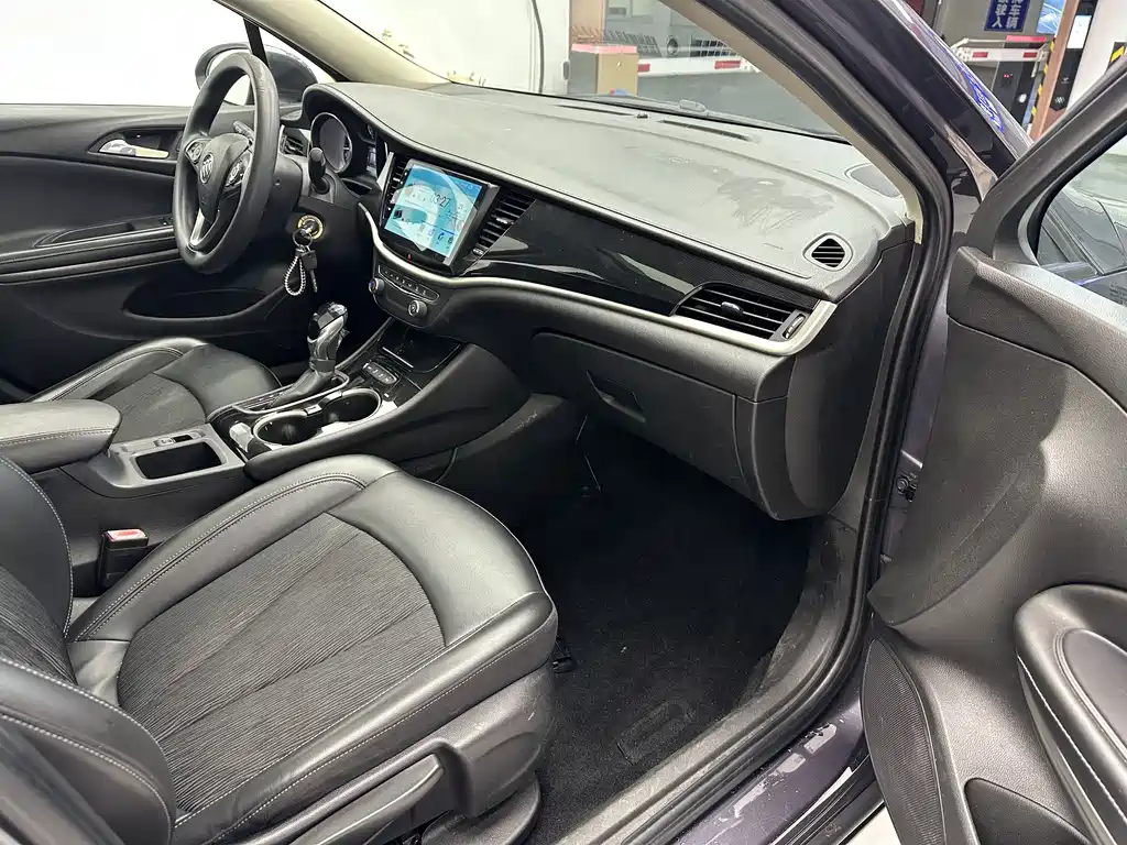 Buick Verano Sedan 20T DCT Leading Type, фото 4