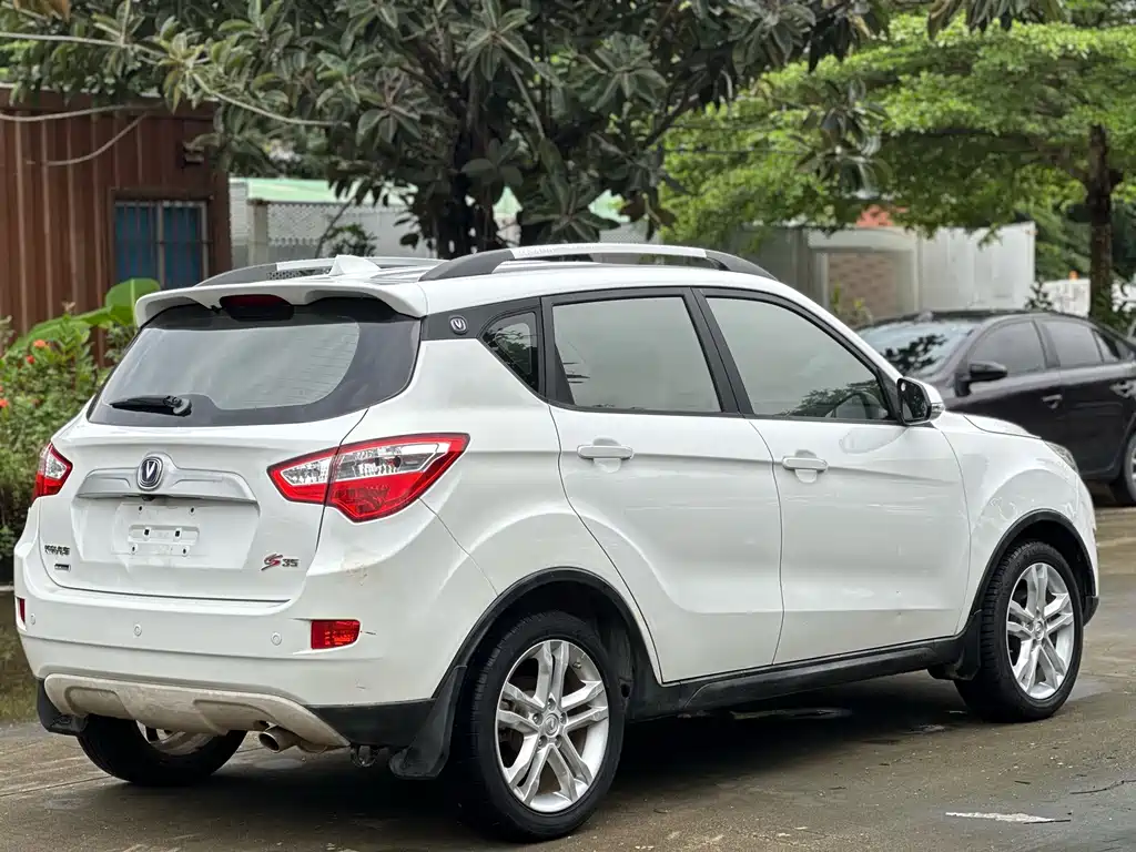 CHANGAN CS35