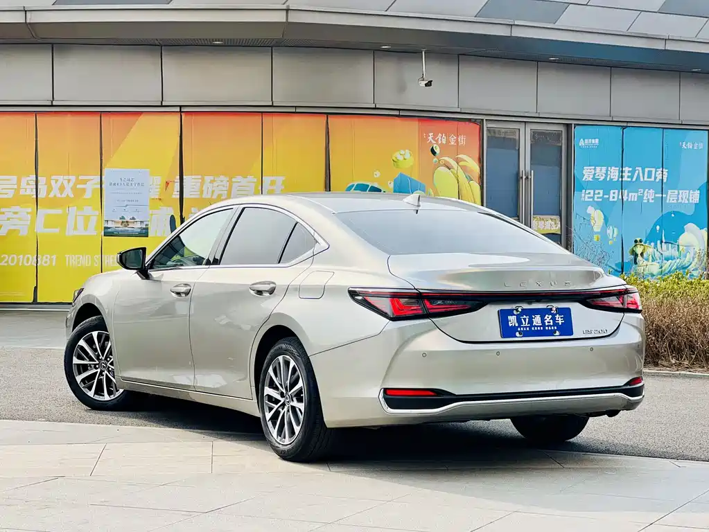 Lexus ES 2025 200 Premium