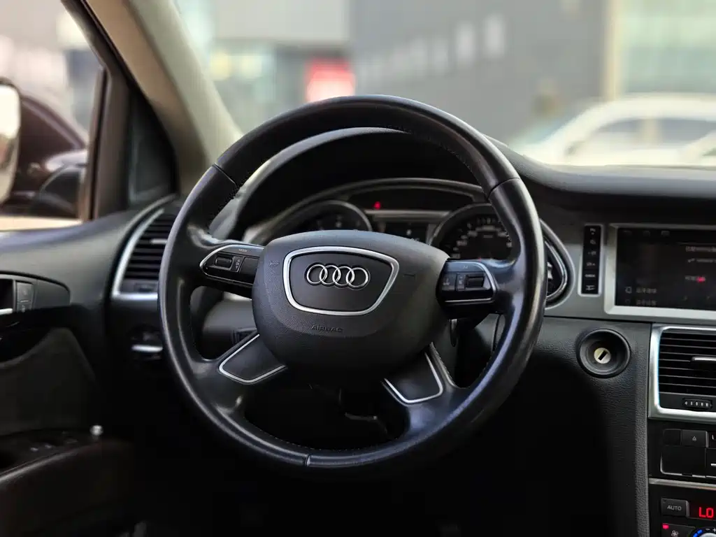 Audi Q7 — миниатюра 12