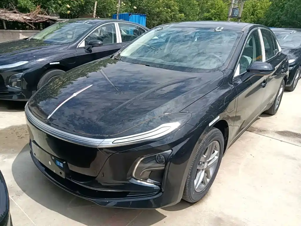 Hongqi E-QM5 2025 610km PLUS