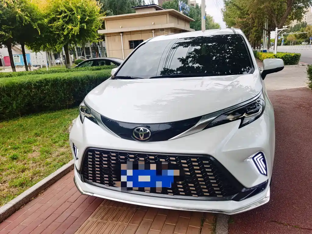 Toyota Granvia — миниатюра 2