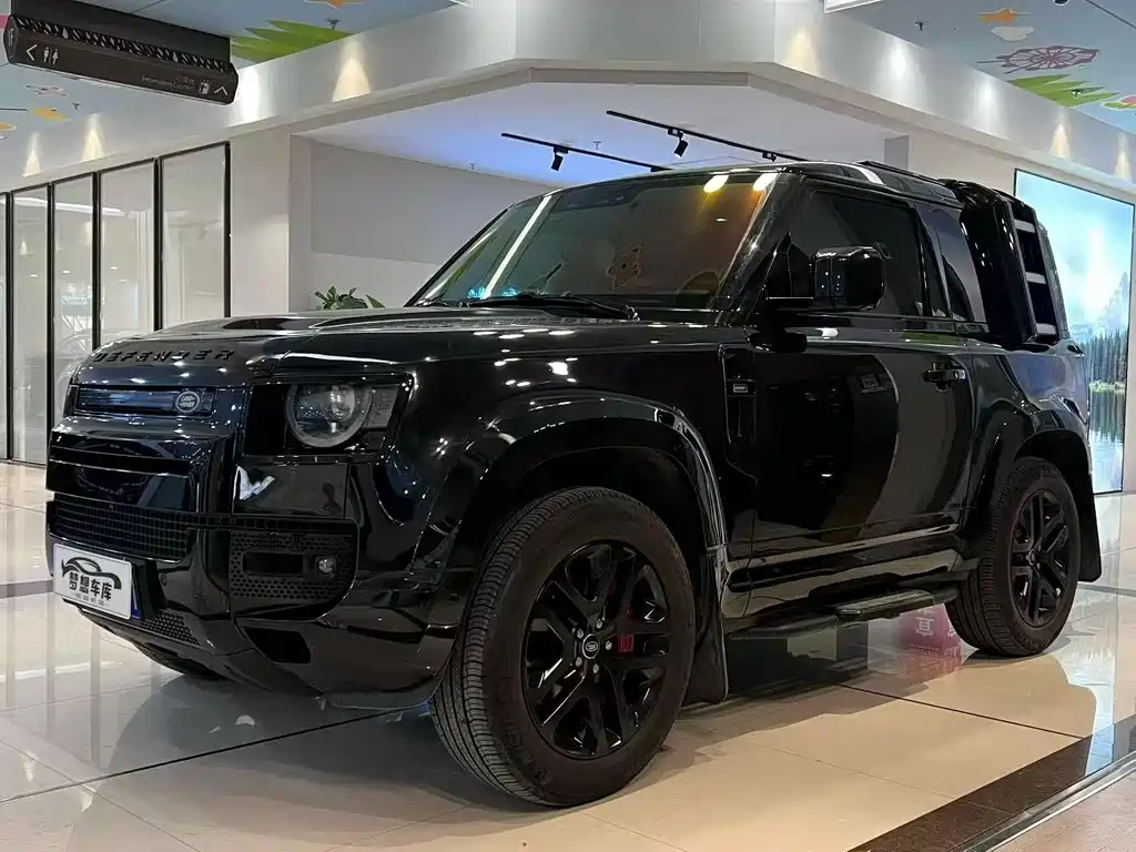 Land Rover Defender 2023