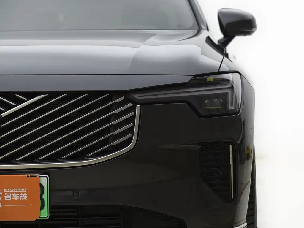 Volvo S90 PHEV — миниатюра 9