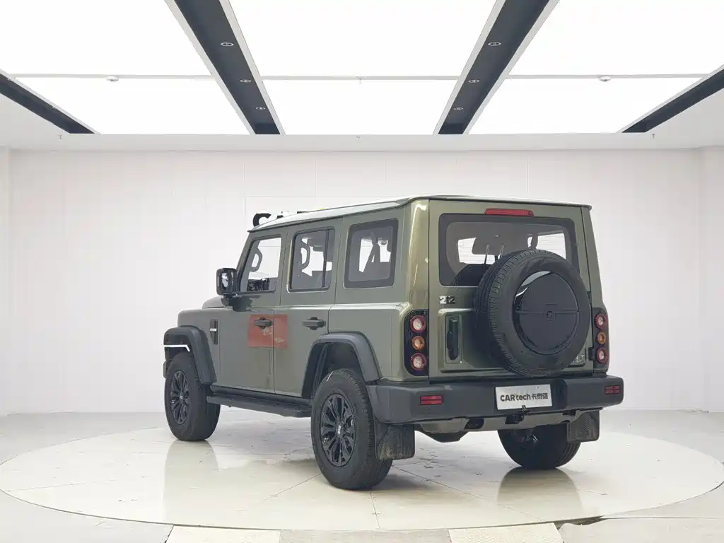 212 212 T01 — миниатюра 3
