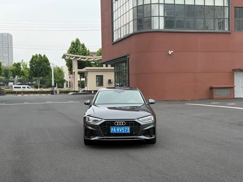 Купить Audi A4L