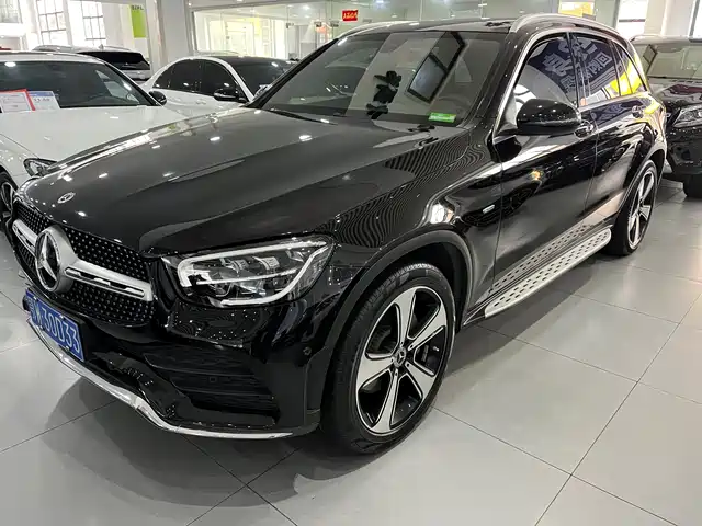 MERCEDES-BENZ GLC