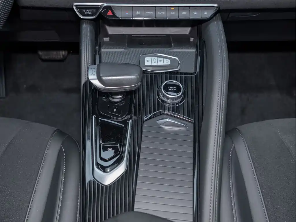 Geely Xingyue L — миниатюра 20