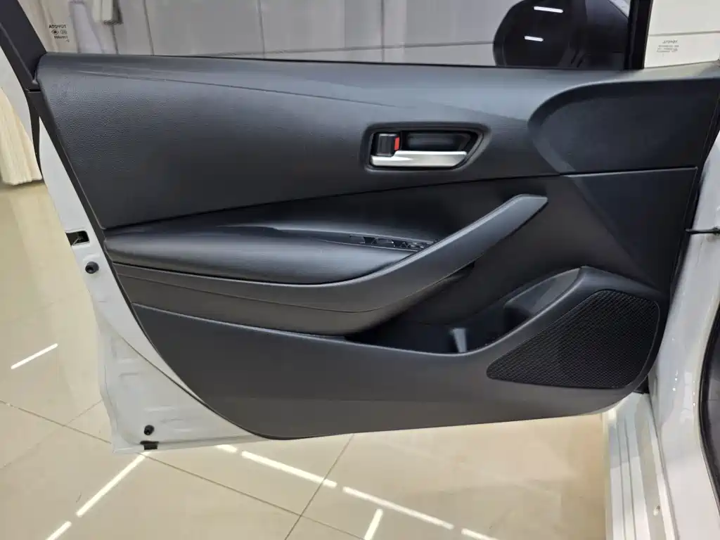 Toyota Corolla — миниатюра 10