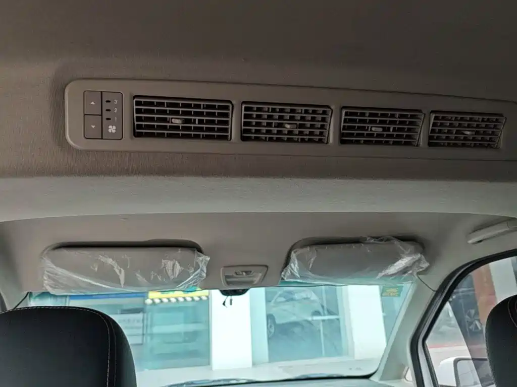 Wuling Hongguang PLUS — миниатюра 18