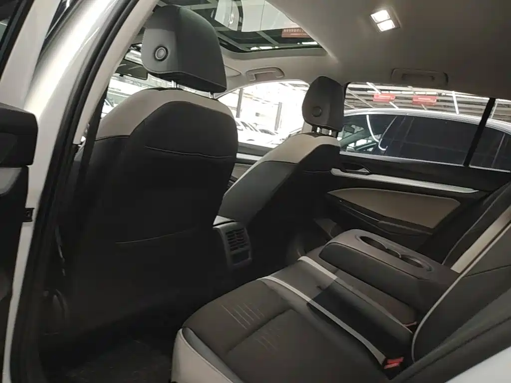 Volkswagen Golf — миниатюра 17