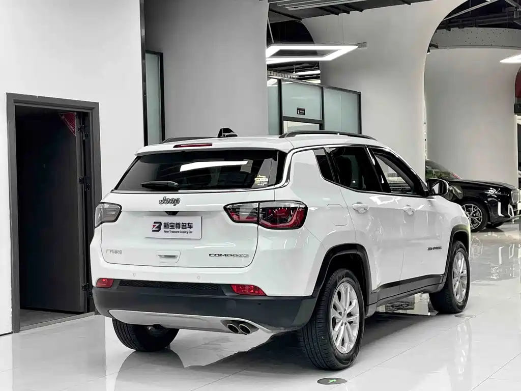 Jeep Compass — миниатюра 10