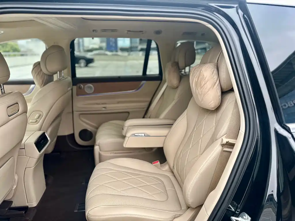 AITO ASK THE WORLD M9