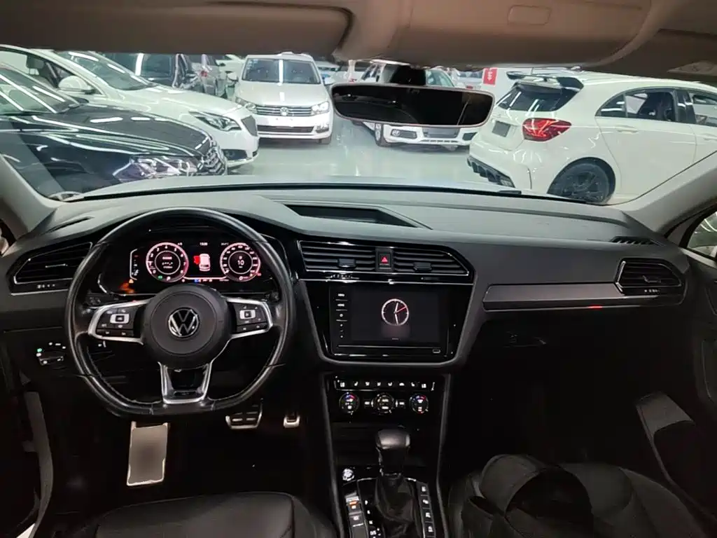 Volkswagen Tiguan L — миниатюра 10
