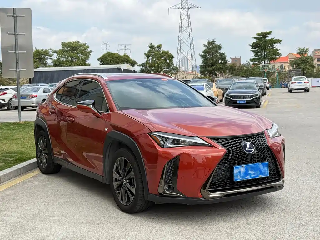 LEXUS UX