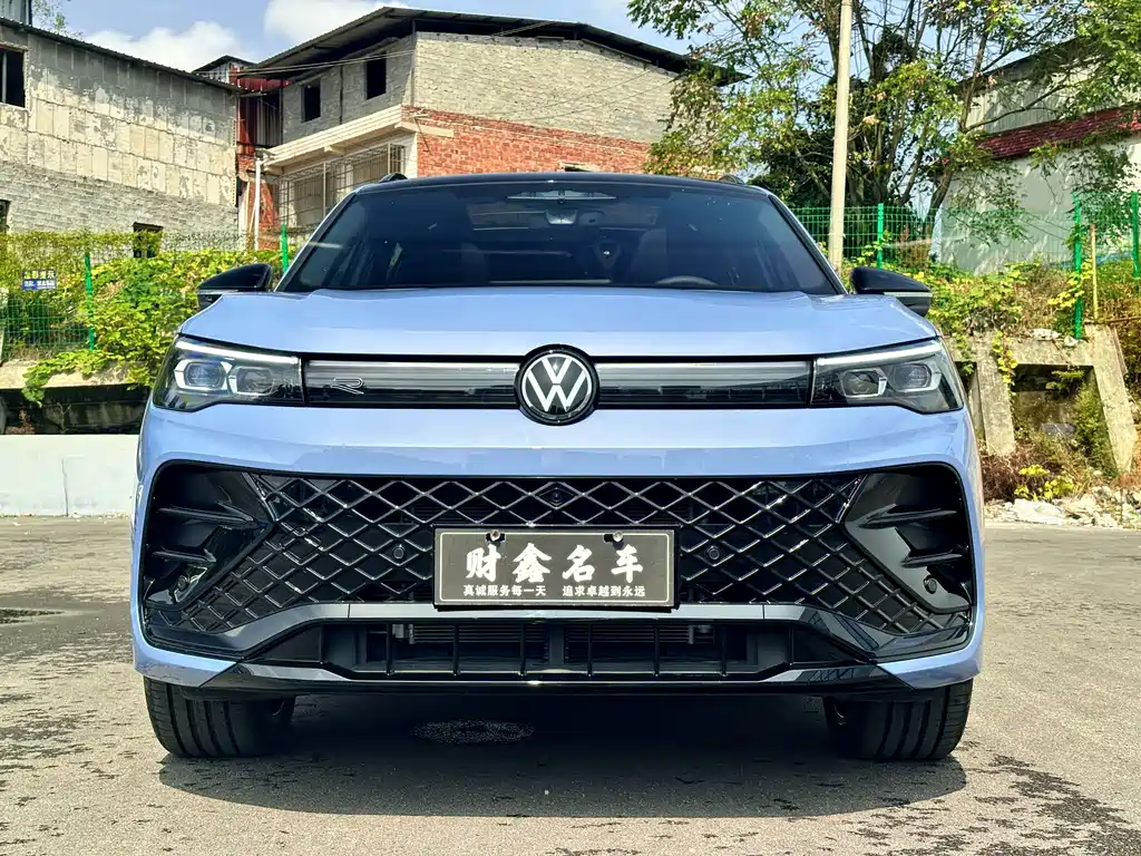 Volkswagen Tiguan L — миниатюра 2