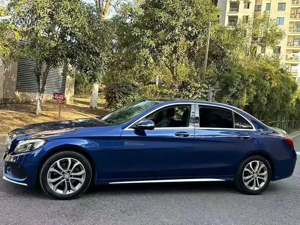 Mercedes-Benz C-Class — миниатюра 4