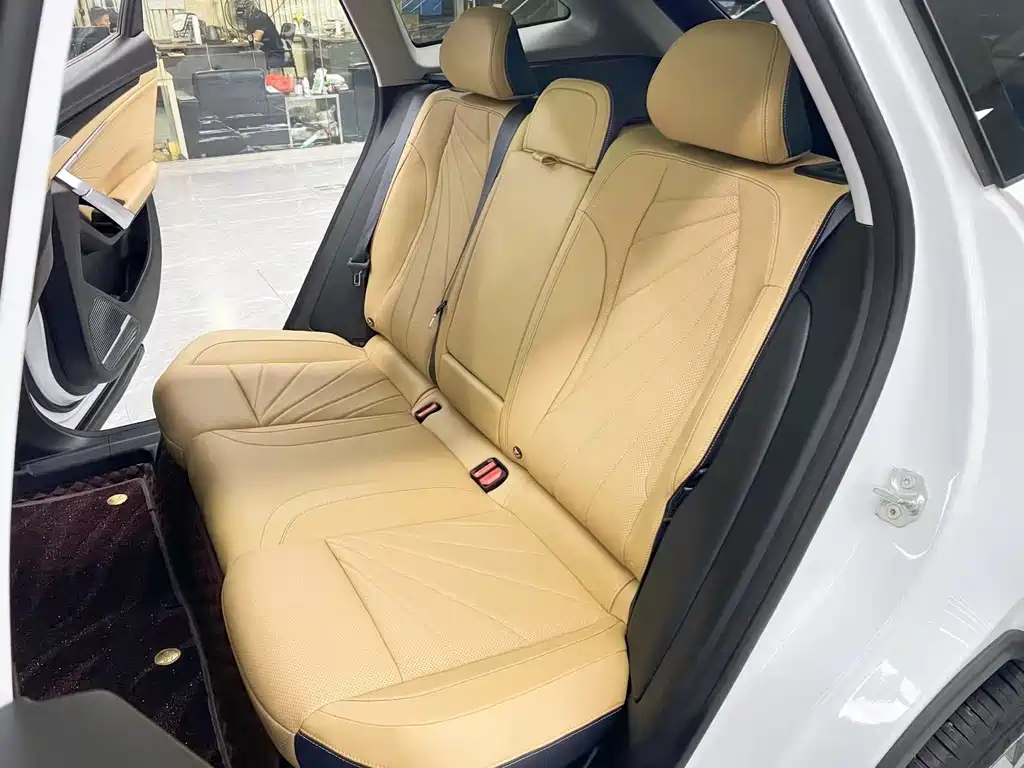 Geely Boyue L — миниатюра 12