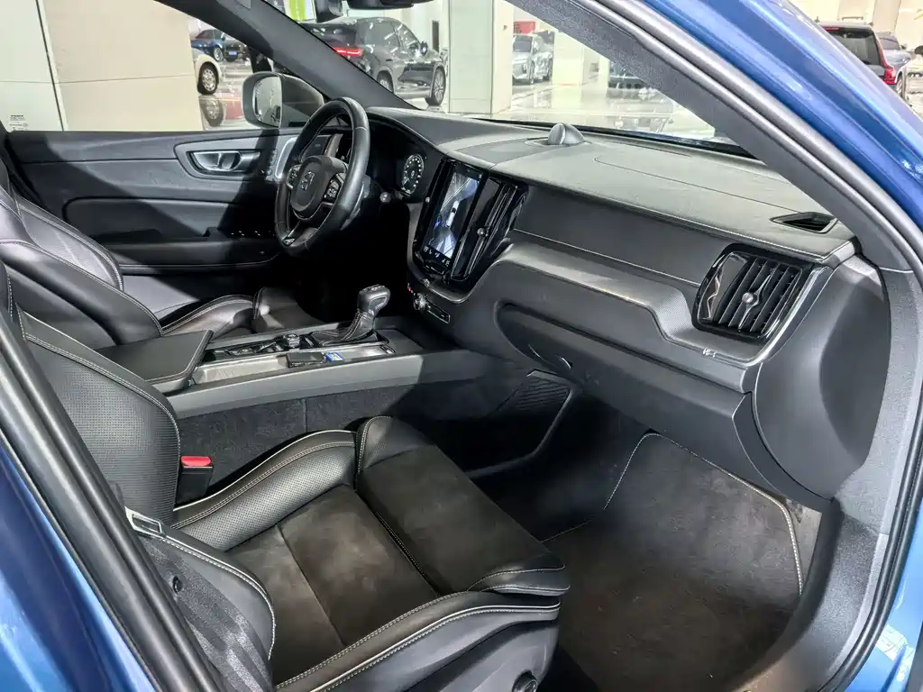 Volvo XC60 — миниатюра 10