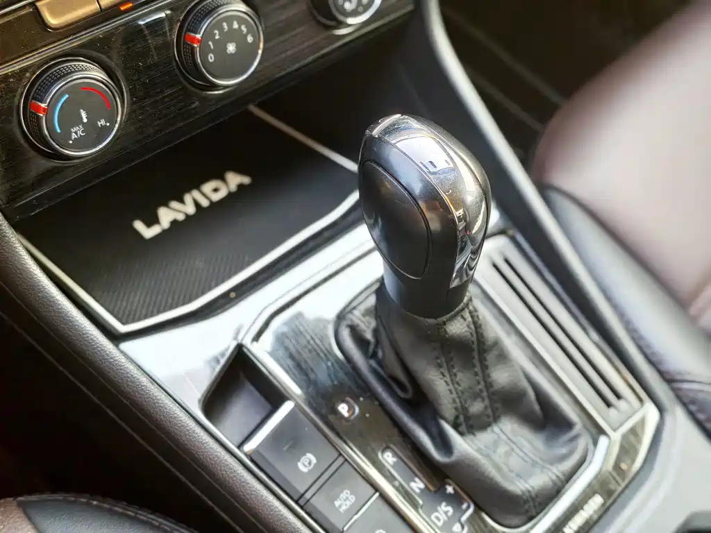 Volkswagen Lavida — миниатюра 11