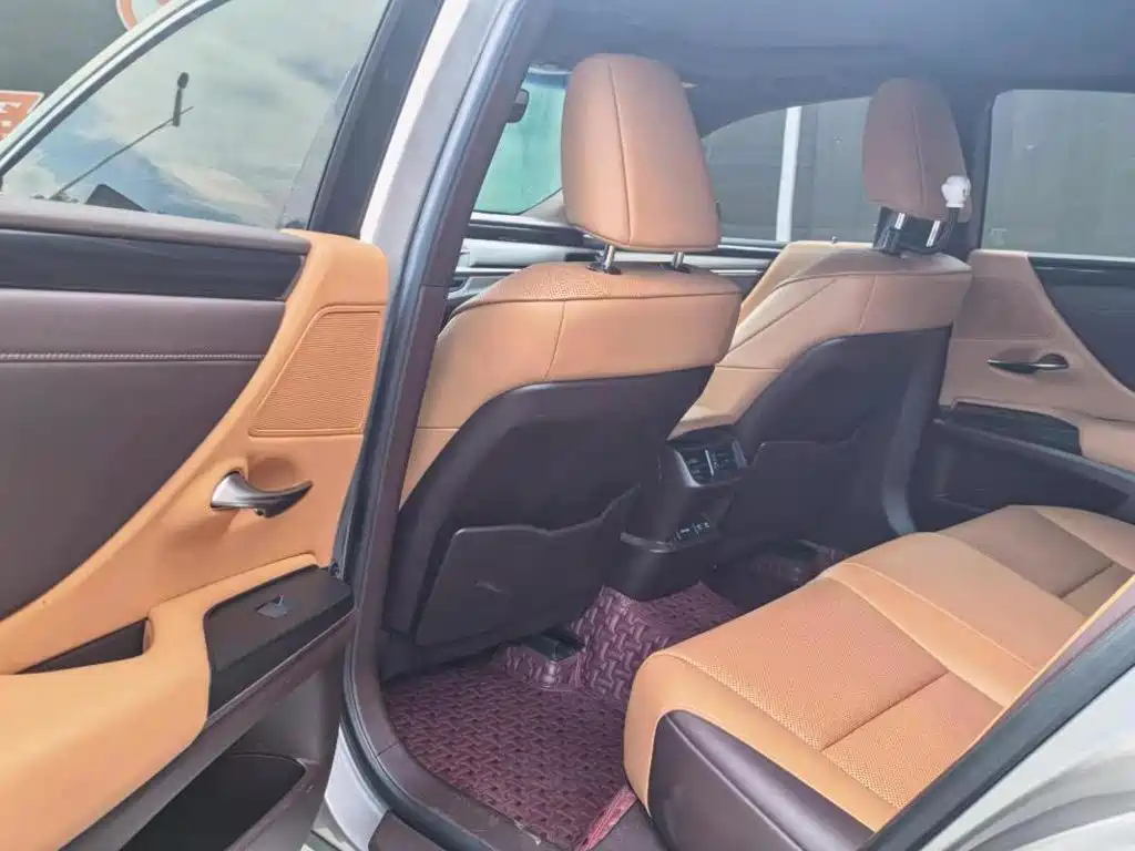 Lexus ES — миниатюра 2