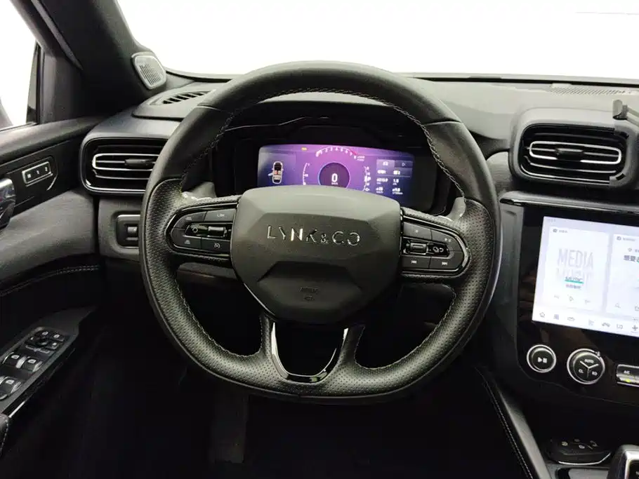 Lynk & Co 03 — миниатюра 15
