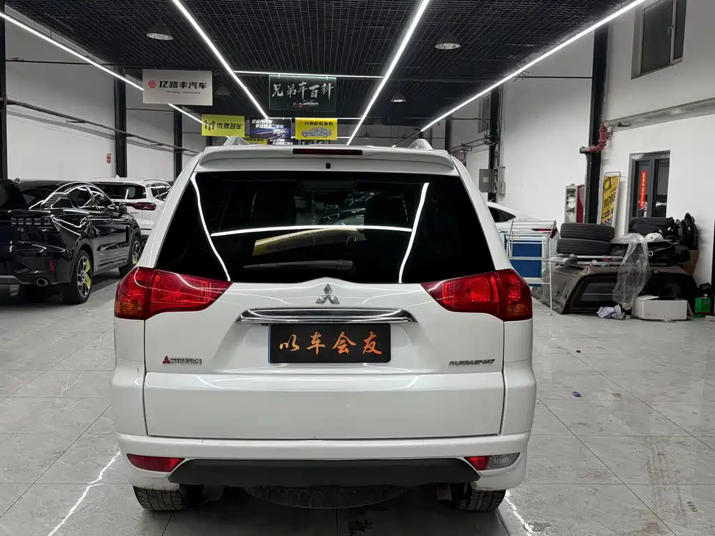 MITSUBISHI PAJERO JINCHANG