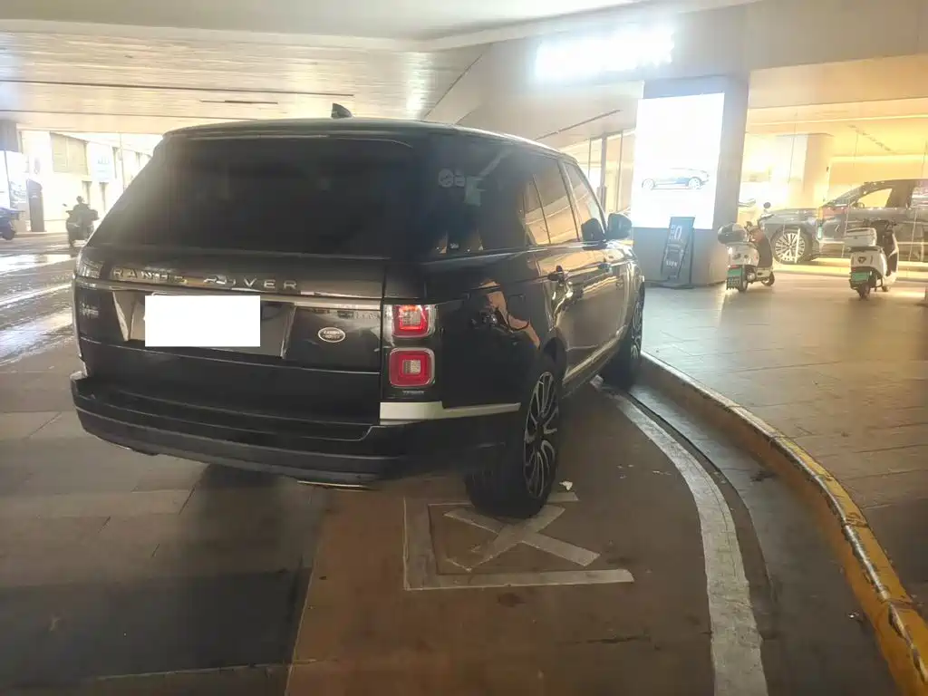 Land Rover Range Rover — миниатюра 3