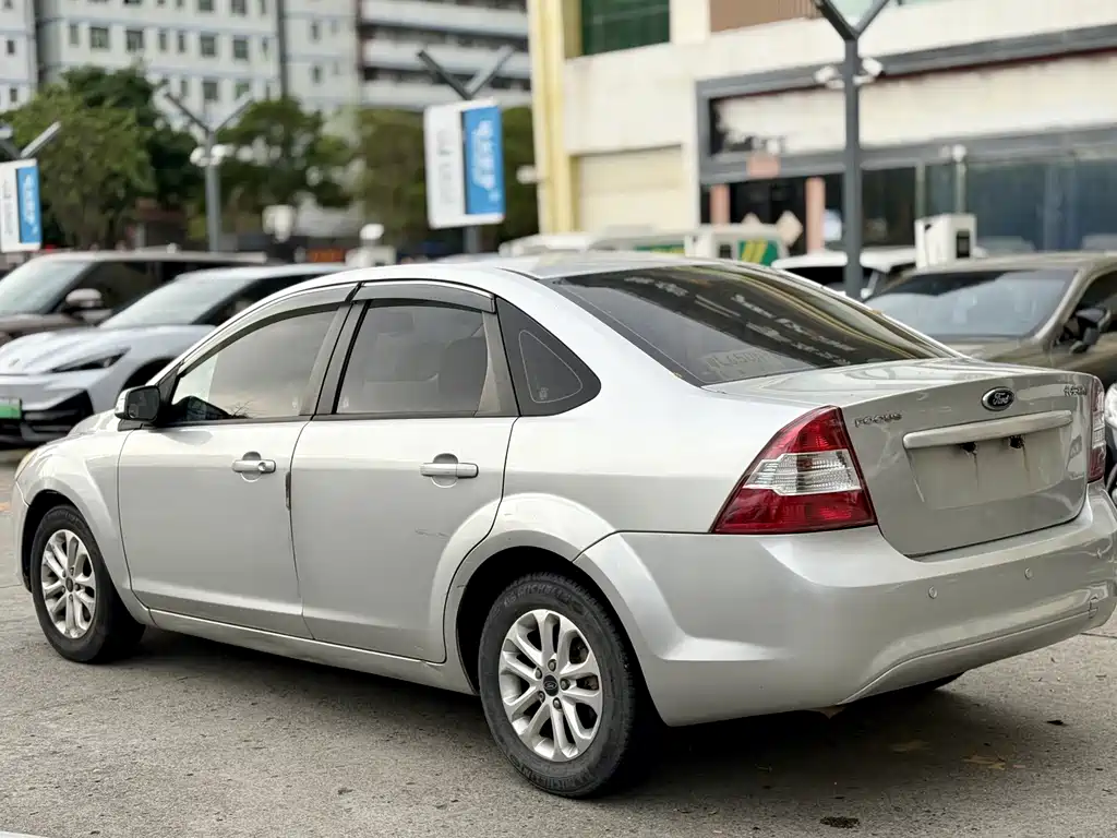 Ford Focus — миниатюра 12