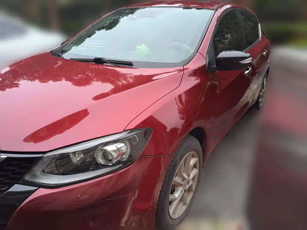Nissan Tiida — миниатюра 2