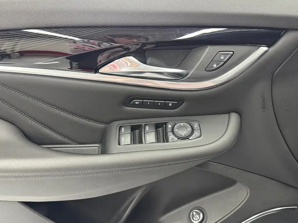 Buick Enclave 2022 652T Premium Flagship 7 мест