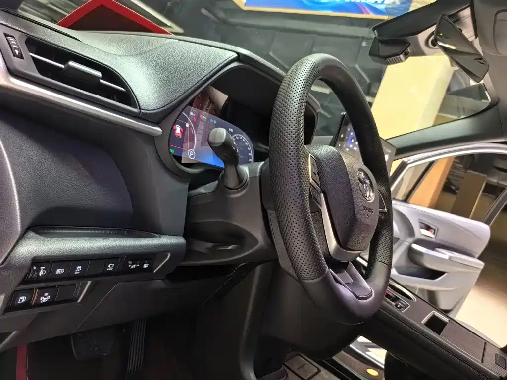 Toyota Granvia — миниатюра 17