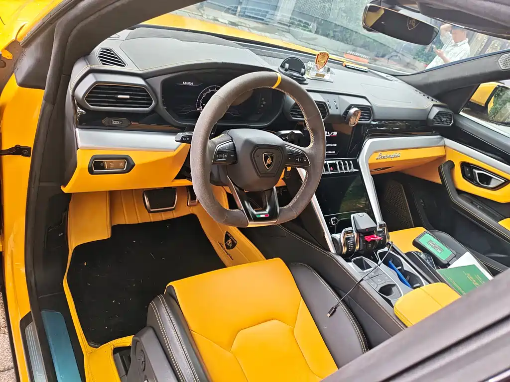 Lamborghini Urus — миниатюра 7