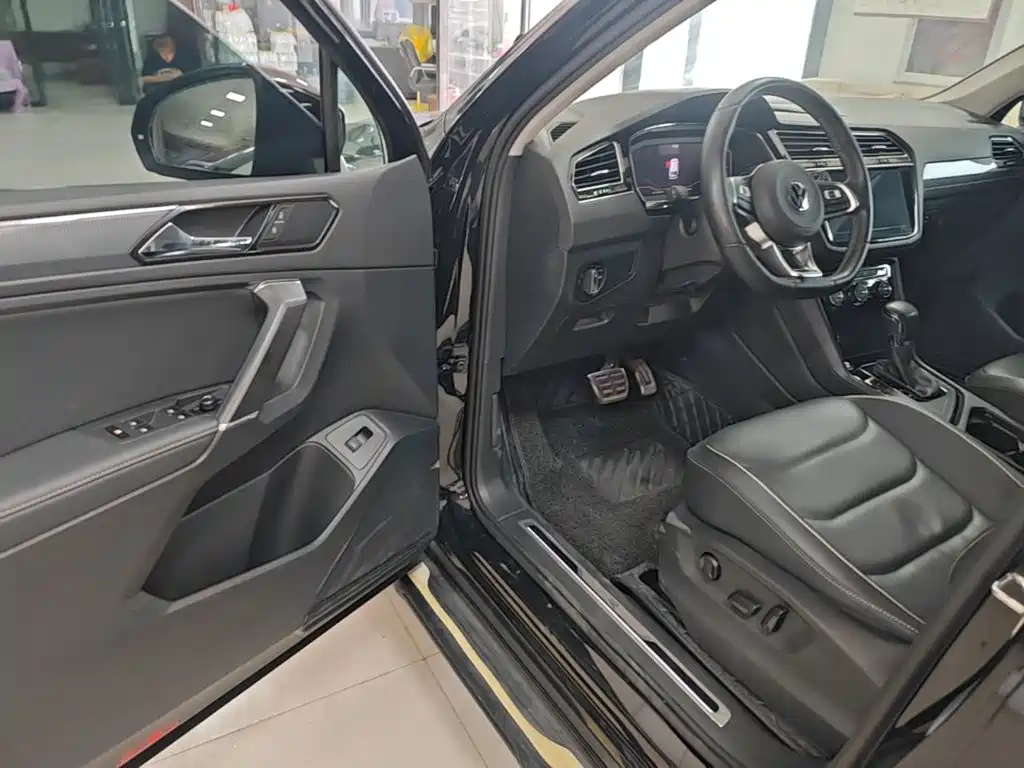 Volkswagen Tiguan L — миниатюра 16