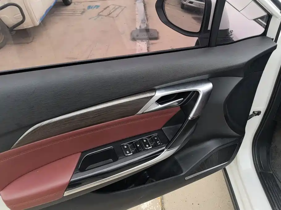 BAIC EU5 — миниатюра 7