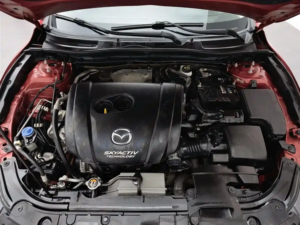Mazda Mazda3 3 2017 2.0L AT Luxury V