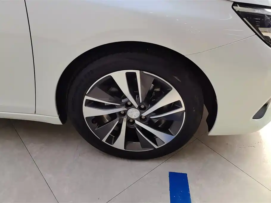 Peugeot 408 2020 360THP